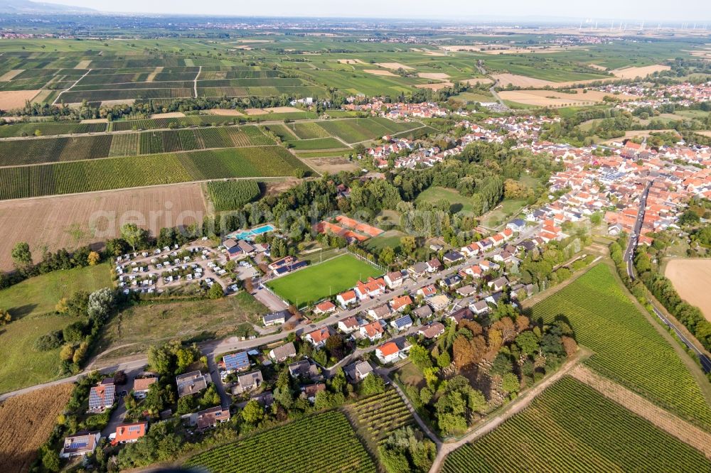 Aerial photograph Billigheim-Ingenheim - Camping Klingbachtal with caravans and tents in Billigheim-Ingenheim in the state Rhineland-Palatinate, Germany