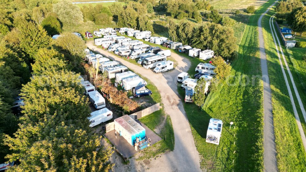 Aerial photograph Zingst - Campsite with caravans in the coastal area of Baltic Sea on street Am Sportstrand Ubergang in the district Straminke in Zingst in the state Mecklenburg - Western Pomerania, Germany