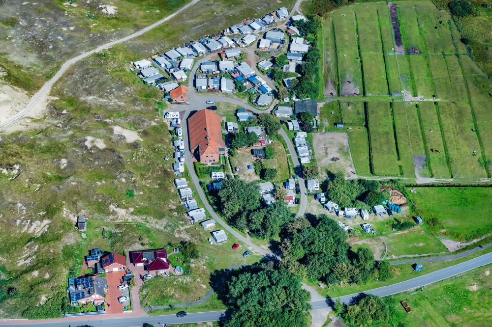 Norderney from the bird's eye view: Campsite with caravans and tents in the coastal area Spilak in Norderney in the state Lower Saxony, Germany