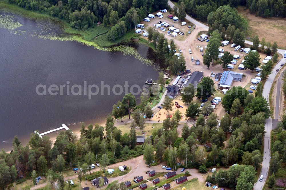 Aerial image Vimmerby - Campsite with caravans and tents on the lake shore Vimmerby Camping Nossenbaden in Vimmerby in Kalmar laen, Sweden