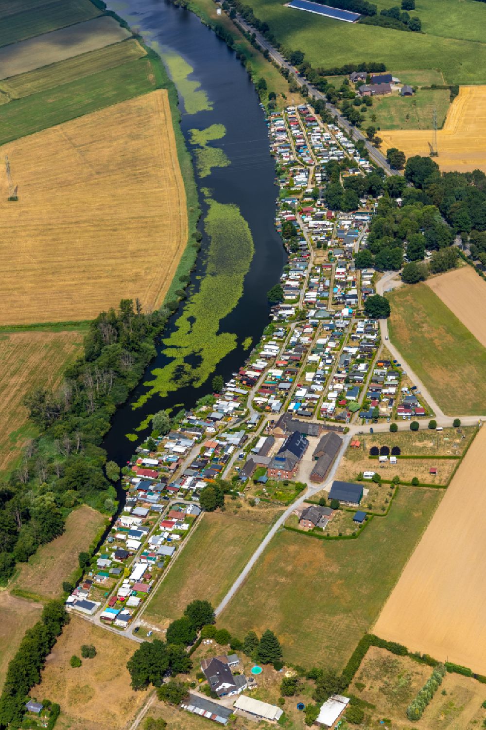 Aerial image Hamminkeln - Camping with caravans and tents on street Heiligenbergweg in Hamminkeln in the state North Rhine-Westphalia, Germany