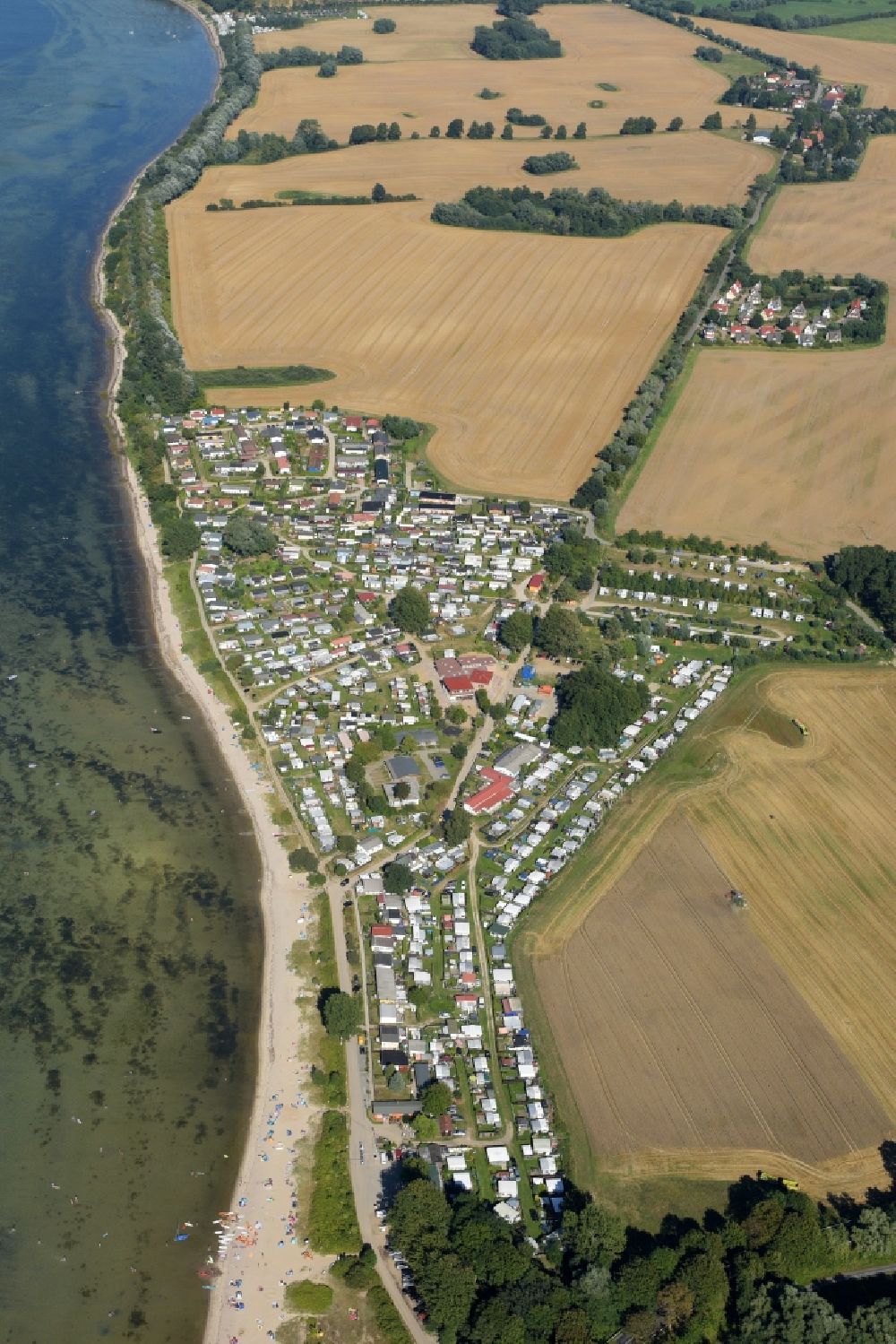 Hohenkirchen from the bird's eye view: Camping with caravans and tents in the district Gramkow in Hohenkirchen in the state Mecklenburg - Western Pomerania