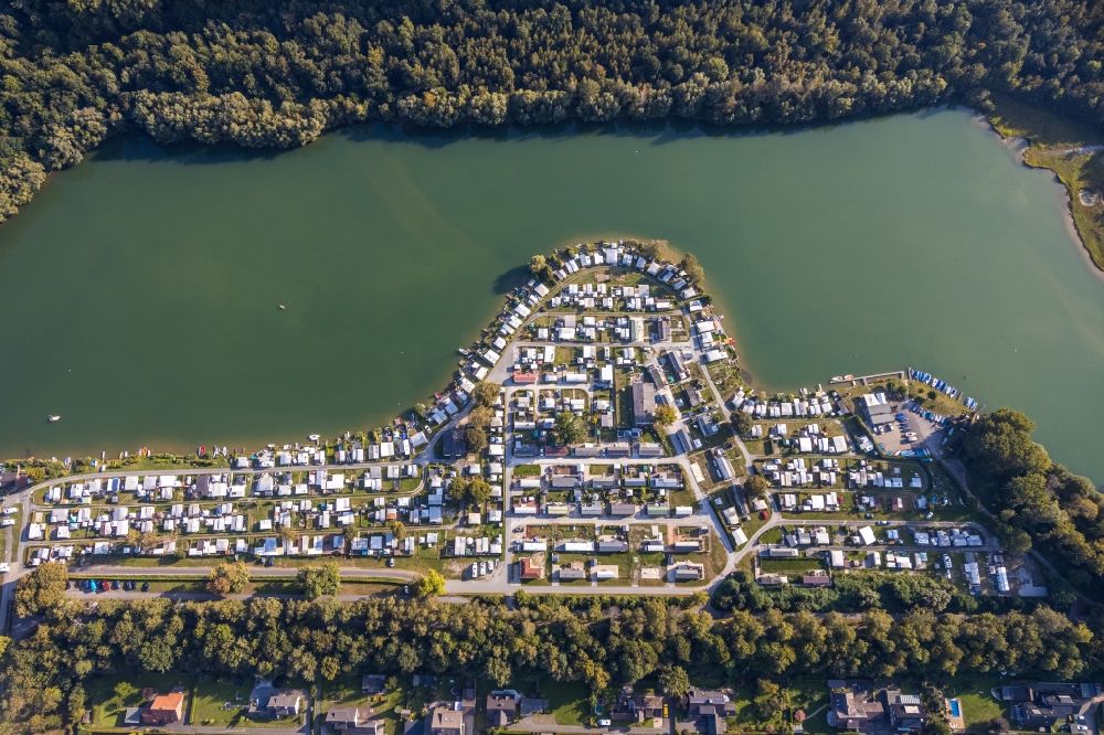 Lippstadt from the bird's eye view: Camping with caravans and tents in the district Lipperbruch in Lippstadt in the state North Rhine-Westphalia, Germany