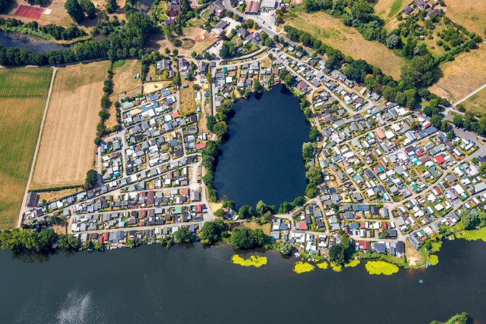 Aerial photograph Rees - Camping with caravans and tents in the district Mehr in Rees in the state North Rhine-Westphalia, Germany