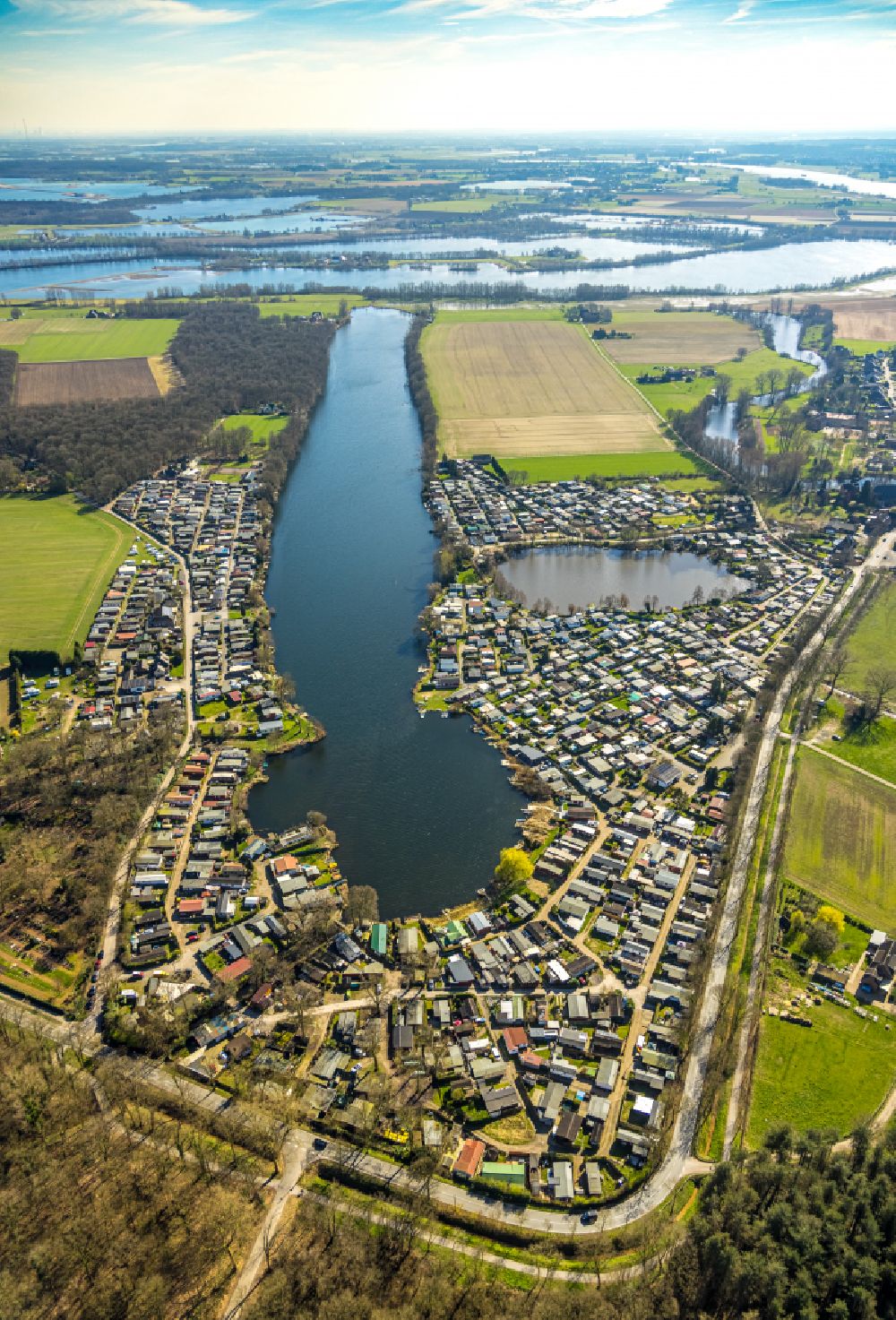 Rees from above - Camping with caravans and tents in the district Mehr in Rees in the state North Rhine-Westphalia, Germany