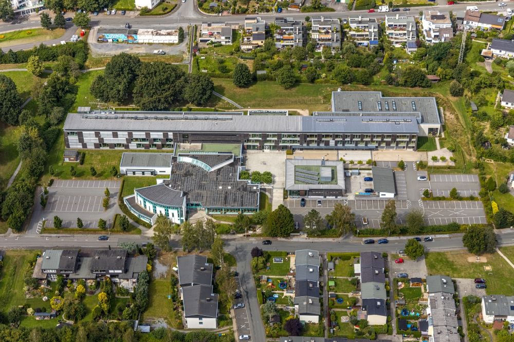 Aerial image Meschede - Campus building of the University of Applied Sciences Fachhochschule Suedwestfalen on Lindenstrasse in Meschede in the state North Rhine-Westphalia, Germany