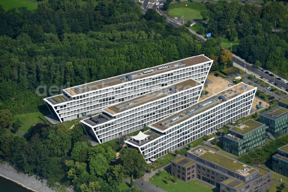 Aerial photograph Bonn - Campus building of the University of Applied Sciences FOM Hochschule Hochschulzentrum Bonn on Joseph-Schumpeter-Allee in the district Beuel in Bonn in the state North Rhine-Westphalia, Germany