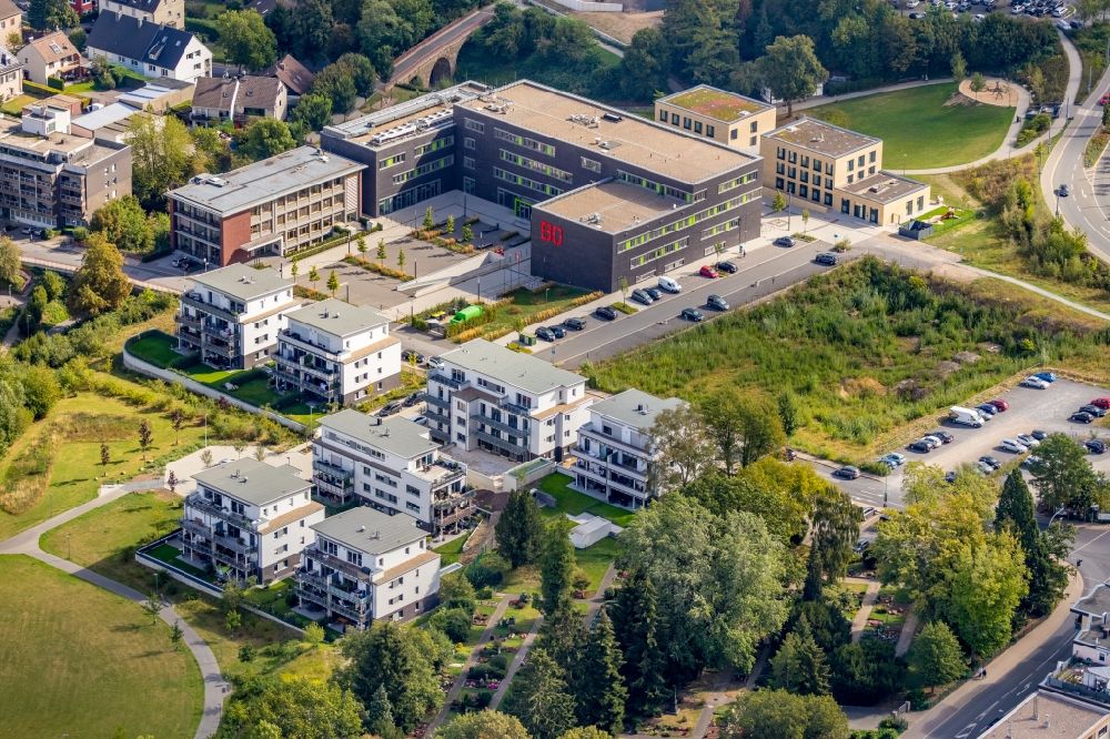 Aerial photograph Heiligenhaus - Campus building of the university Gruener Campus Velbert/Heiligenhaus of Hochschule Bochum on Kettwiger Strasse in Heiligenhaus in the state North Rhine-Westphalia, Germany