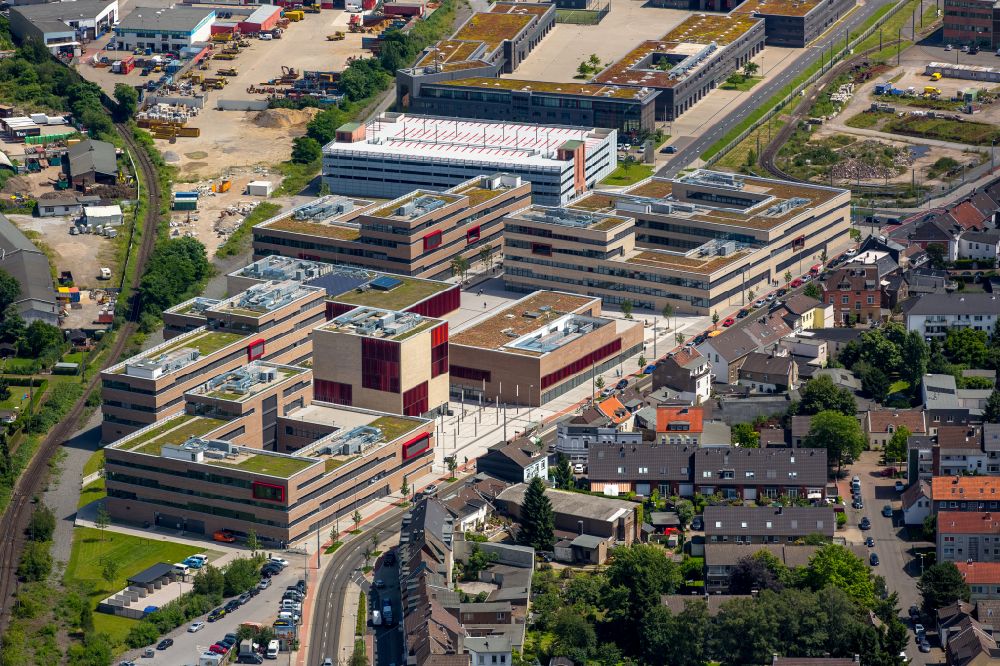 Aerial photograph Mülheim an der Ruhr - Campus building of the university Hochschule Ruhr West - Campus Muelheim Duisburger Strasse in Muelheim on the Ruhr in the state North Rhine-Westphalia