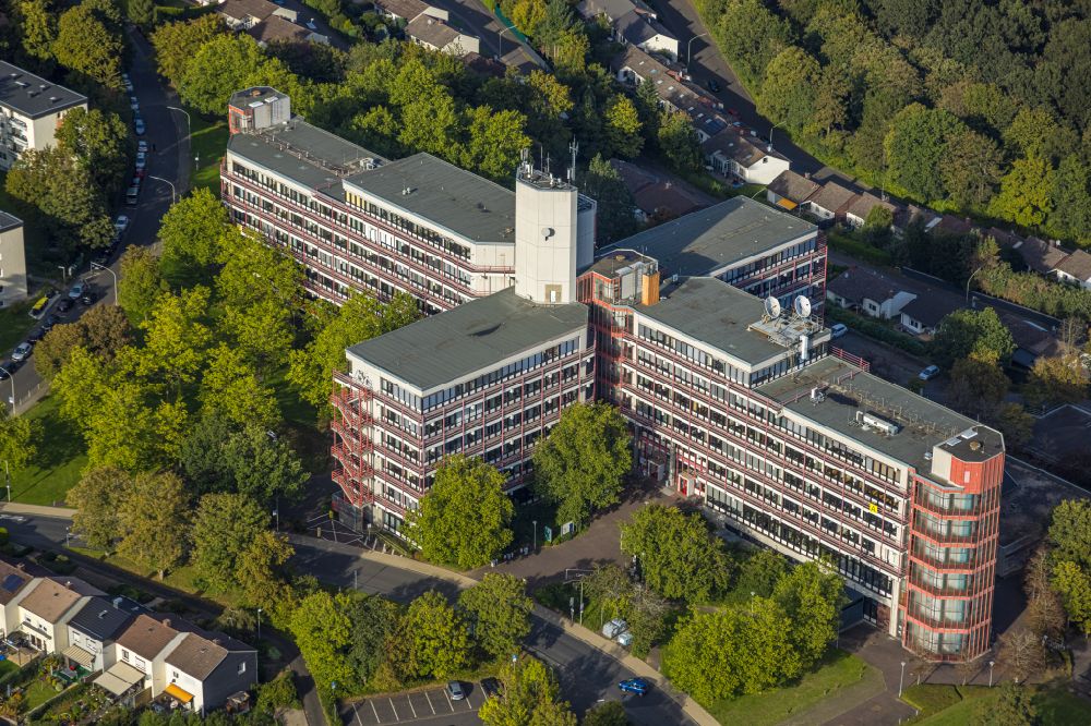 Siegen from the bird's eye view: Campus building of the university Universitaet Siegen - Hoelderlin Campus in the district Weidenau in Siegen on Siegerland in the state North Rhine-Westphalia, Germany