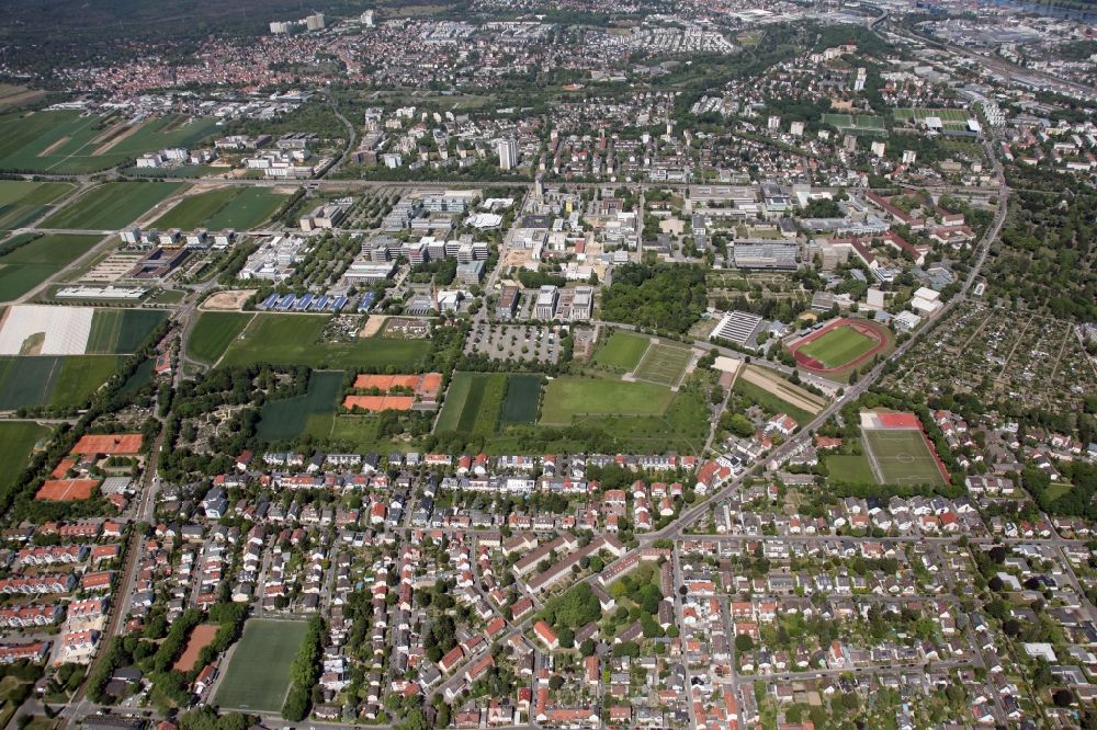 Aerial image Mainz - Campus grounds of the University Johannes Gutenberg in Mainz in the state Rhineland-Palatinate, General view from the south
