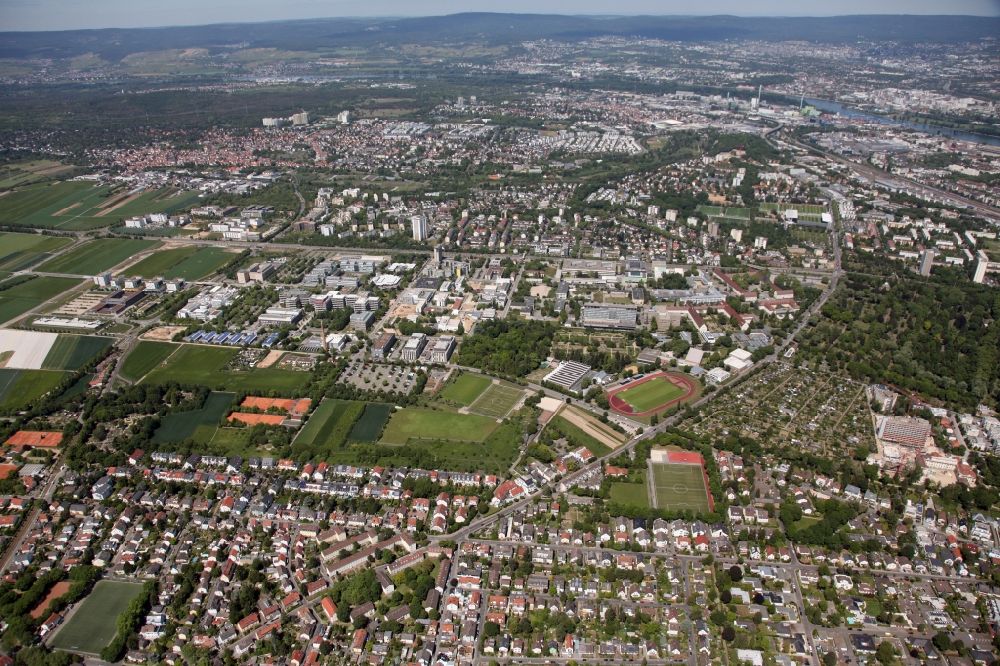 Aerial photograph Mainz - Campus grounds of the University Johannes Gutenberg in Mainz in the state Rhineland-Palatinate, General view from the south
