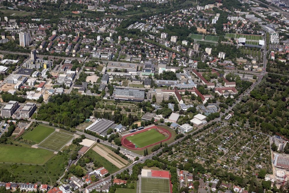 Mainz from above - Campus grounds of the University Johannes Gutenberg in Mainz in the state Rhineland-Palatinate, view from the south, Above Albert Schweitzer Strasse