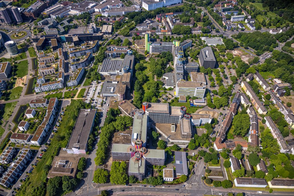 Essen from above - Campus grounds of the University of Duisburg-Essen on Universitaetsstrasse in the district Nordviertel in Essen in the Ruhr area in the state North Rhine-Westphalia - NRW, Germany