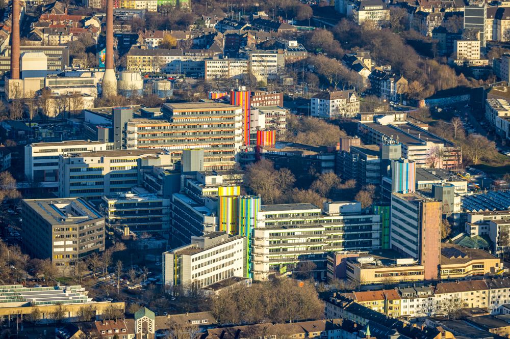 Essen from above - Campus grounds of the University of Duisburg-Essen on Universitaetsstrasse in the district Nordviertel in Essen in the Ruhr area in the state North Rhine-Westphalia - NRW, Germany