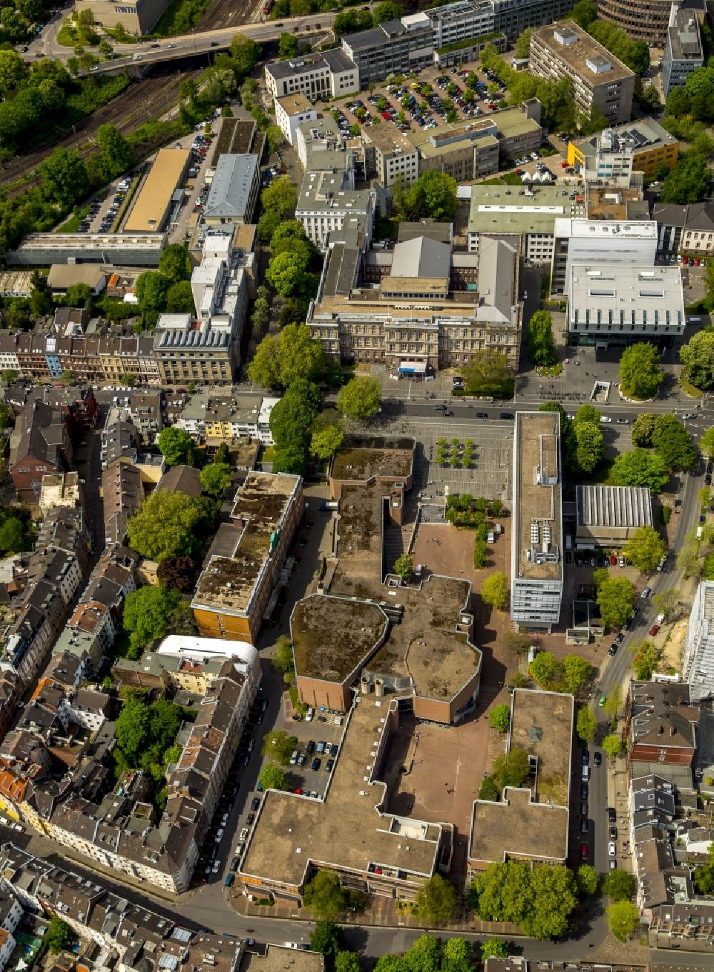 Aerial photograph Aachen - Main area of RWTH-University (Rheinisch-Westfaelische Technische Hochschule Aachen) of Aachen in the state of North Rhine-Westphalia. Aachen is a spa town, diocesan town and the western-most major city of Germany. The main area includes the historic main building and the large complex opposite it, which includes a large number of auditoriums such as Karman-Auditorium