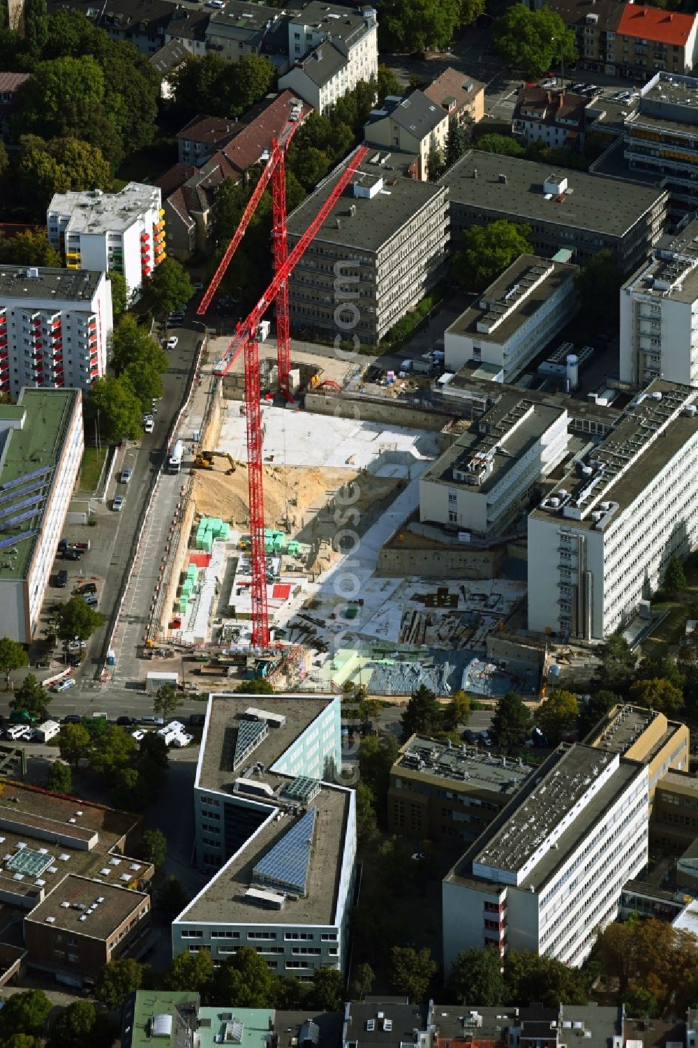 Hamburg from the bird's eye view: Campus university area with new construction site MIN-Forum and Informatik-Neubau in the district Rotherbaum in Hamburg, Germany