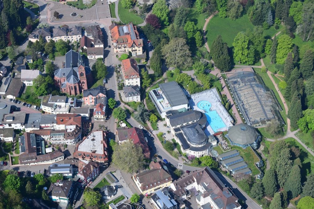 Badenweiler from the bird's eye view: The center of the spa facilities in Badenweiler in the state of Baden-Wuerttemberg with Cassiopeia Therme and historical Roman spa ruins