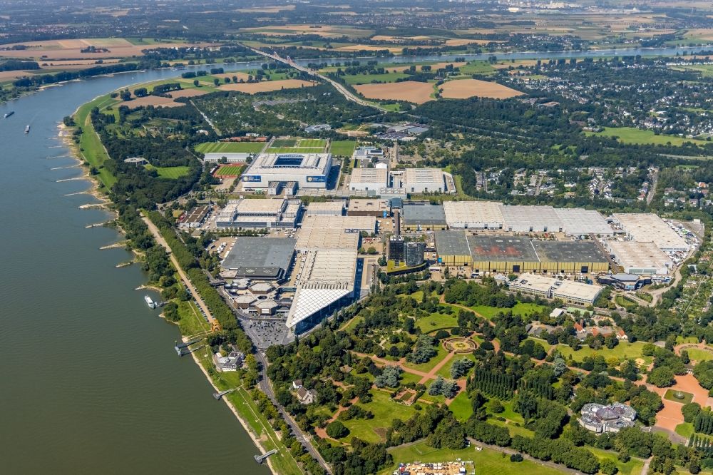 Düsseldorf from above - Exhibition grounds and exhibition halls of the Messe Duesseldorf in the district Stockum in Duesseldorf in the state North Rhine-Westphalia, Germany