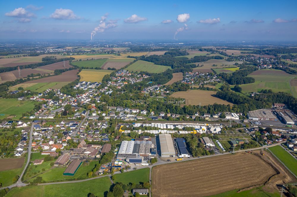 Fröndenberg/Ruhr from above - Building and production halls on the premises of of C.G. Containerbau Gerbracht GmbH on Ohlweg in the district Dellwig in Froendenberg/Ruhr in the state North Rhine-Westphalia, Germany