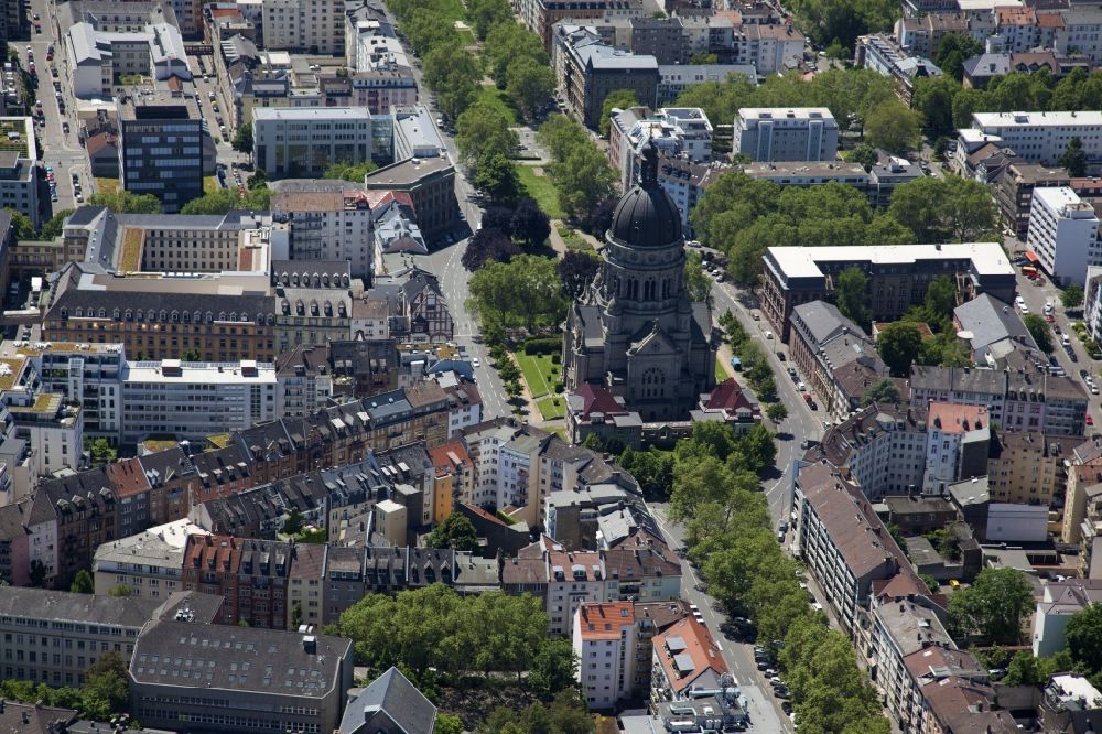 Mainz from above - Church building of the cathedral of Christuskirche Mainz on Kaiserstrasse in Mainz in the state Rhineland-Palatinate, Germany
