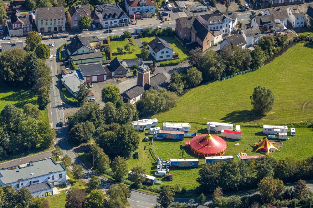 Aerial photograph Grevenbrück - Circus tent domes of the circus Circus Trumpf on street Zur Wilhelmshoehe in Grevenbrueck in the state North Rhine-Westphalia, Germany