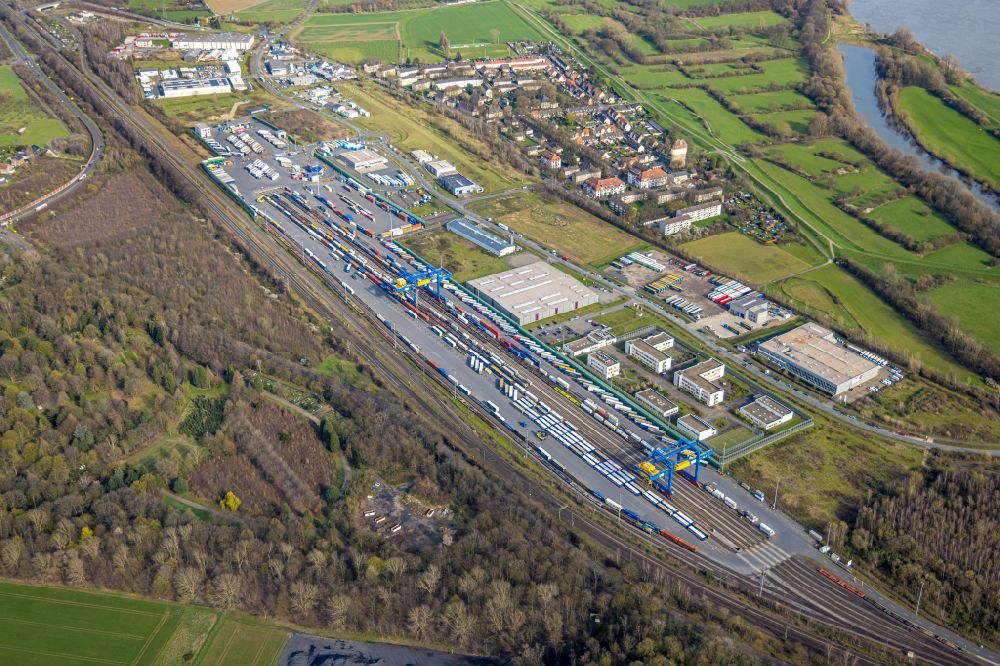 Aerial image Duisburg - Container terminal center in the district Friemersheim in Duisburg at Ruhrgebiet in the state North Rhine-Westphalia, Germany