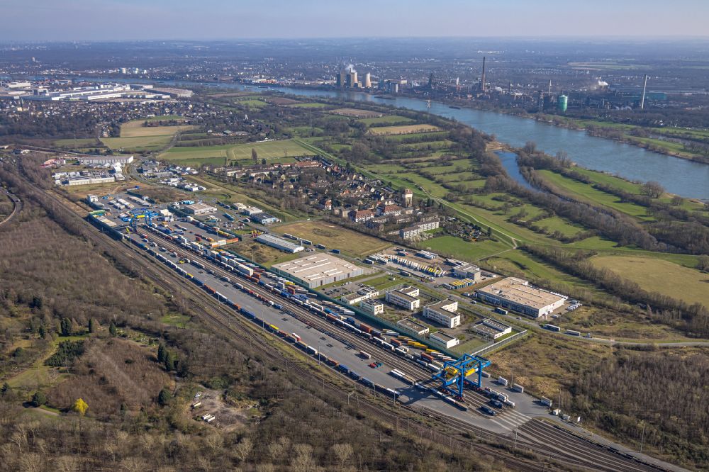 Aerial photograph Duisburg - Container terminal center in Duisburg at Ruhrgebiet in the state North Rhine-Westphalia, Germany