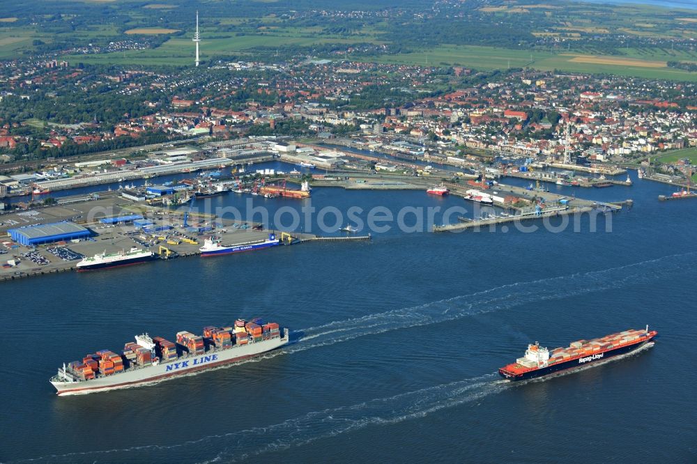 Aerial photograph Cuxhaven - Container Ship - Freighter TORONTO EXPRESS London shipping company Hapag-LLOYD at driving off the North Sea coast near Cuxhaven in Lower Saxony