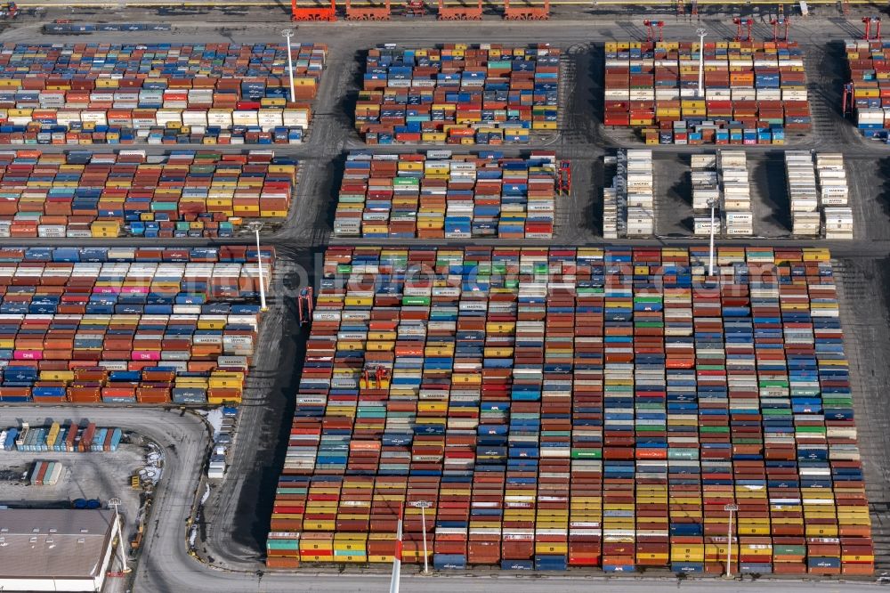 Aerial photograph Hamburg - Container Terminal in the port of the international port of the EUROGATE Container Terminal Hamburg GmbH im Morgennebel in Hamburg