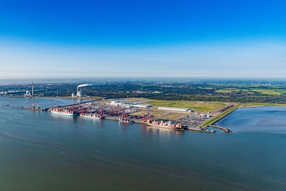 Wilhelmshaven from above - Container Terminal in the port of the international port JadeWeserPort in Wilhelmshaven in the state Lower Saxony, Germany