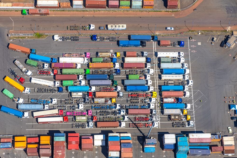 Aerial photograph Duisburg - Container Terminal in the port of the inland port of DIT Duisburg Intermodal Terminal GmbH on Gaterweg in Duisburg in the state North Rhine-Westphalia