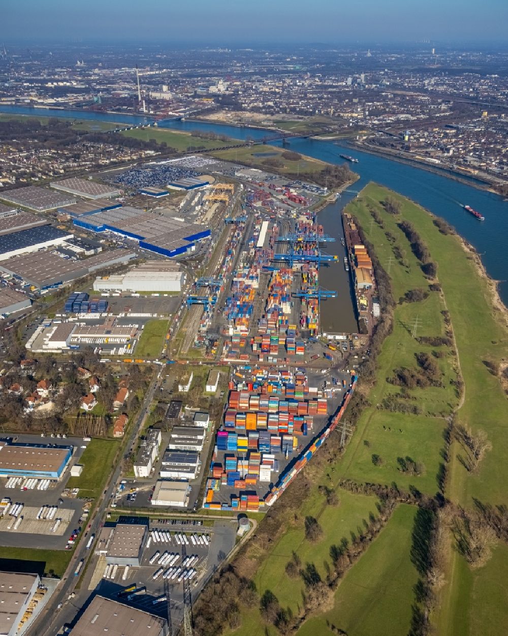 Duisburg from above - Container Terminal in the port of the inland port of DIT Duisburg Intermodal Terminal GmbH on Gaterweg in Duisburg at Ruhrgebiet in the state North Rhine-Westphalia