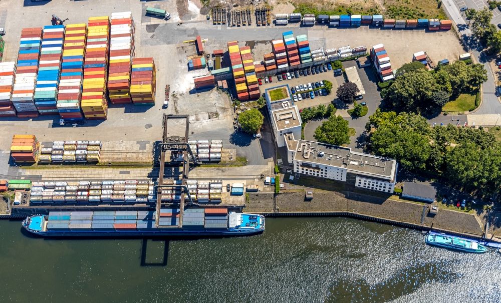 Duisburg from the bird's eye view: Container Terminal in the port of the inland port DUSS-TERMINAL in the district Homberg-Ruhrort-Baerl in Duisburg in the state North Rhine-Westphalia, Germany