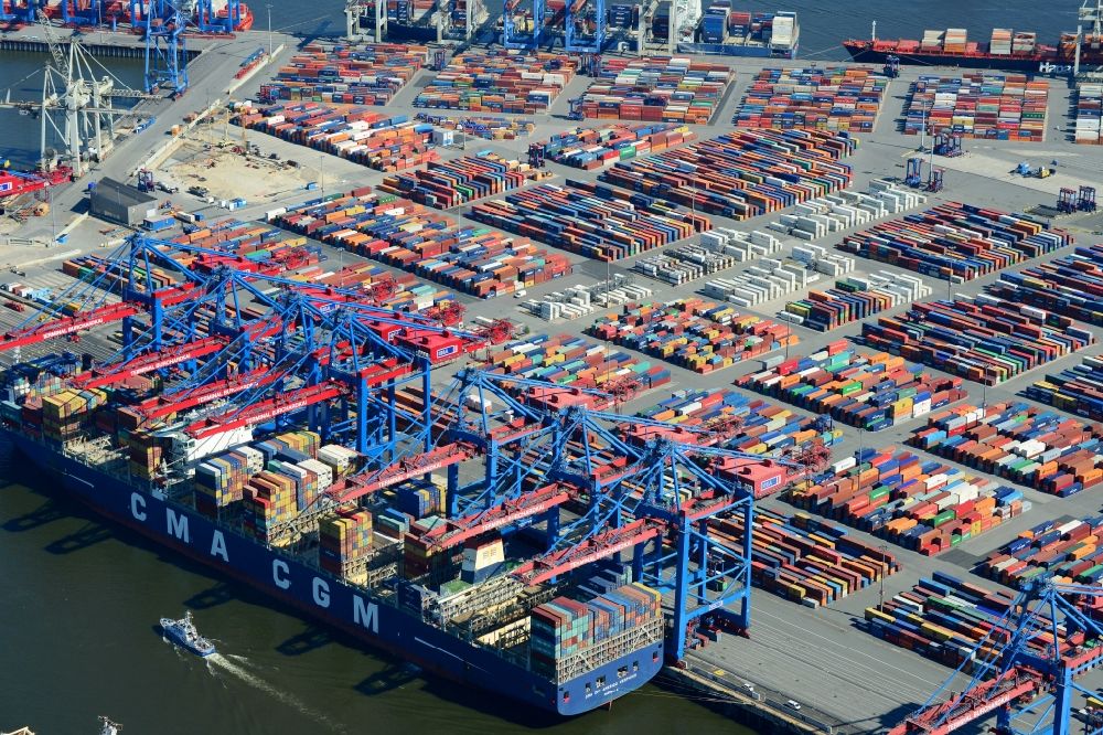 Hamburg from the bird's eye view: Container Terminal in the port of the inland port HHLA - Burchardkai in Hamburg in Germany
