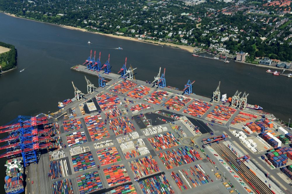 Hamburg from the bird's eye view: Container Terminal in the port of the inland port HHLA - Burchardkai in Hamburg in Germany