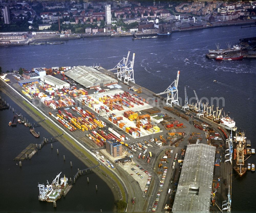 Hamburg from the bird's eye view: Container Terminal in the port of the inland port Am Vulkanhafen in the district Steinwerder in Hamburg, Germany