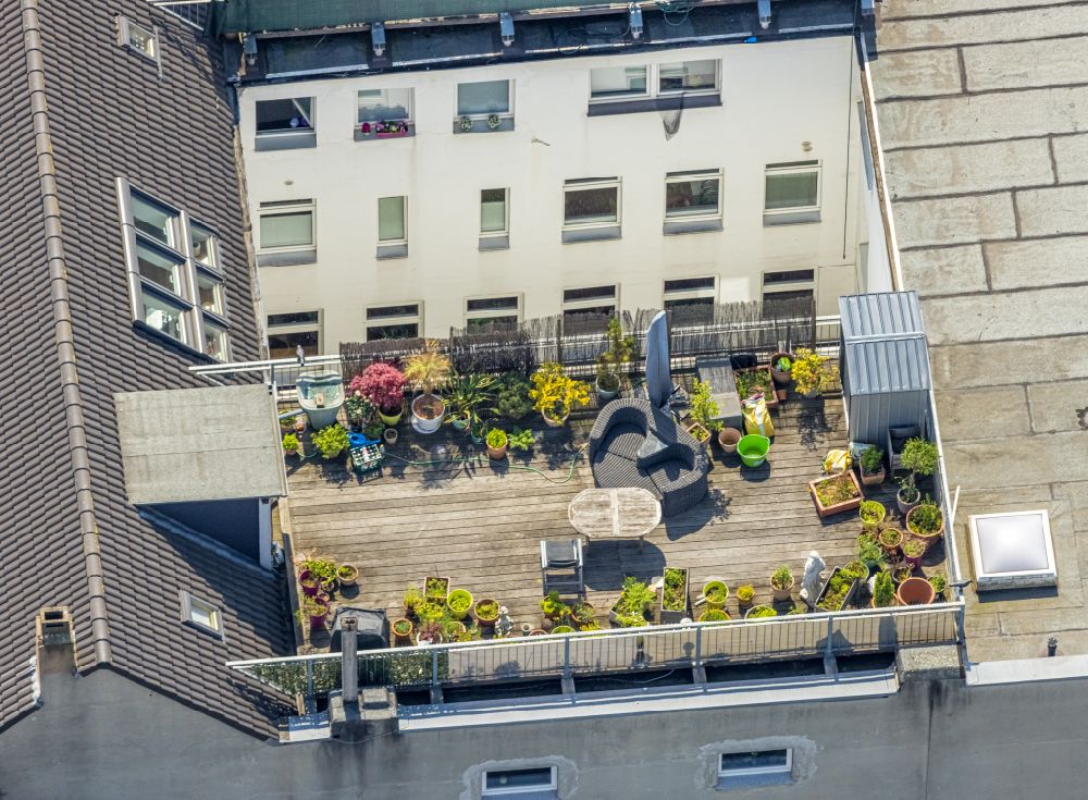 Aerial image Bochum - Roof garden landscape in the residential area of a multi-family house settlement on the on street Hans-Boeckler-Strasse in Bochum at Ruhrgebiet in the state North Rhine-Westphalia, Germany