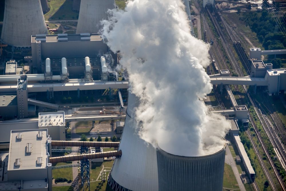 Aerial photograph Boxberg/Oberlausitz - Clouds of smoke on the horizon over the power plant in Boxberg/Oberlausitz in the state Saxony, Germany