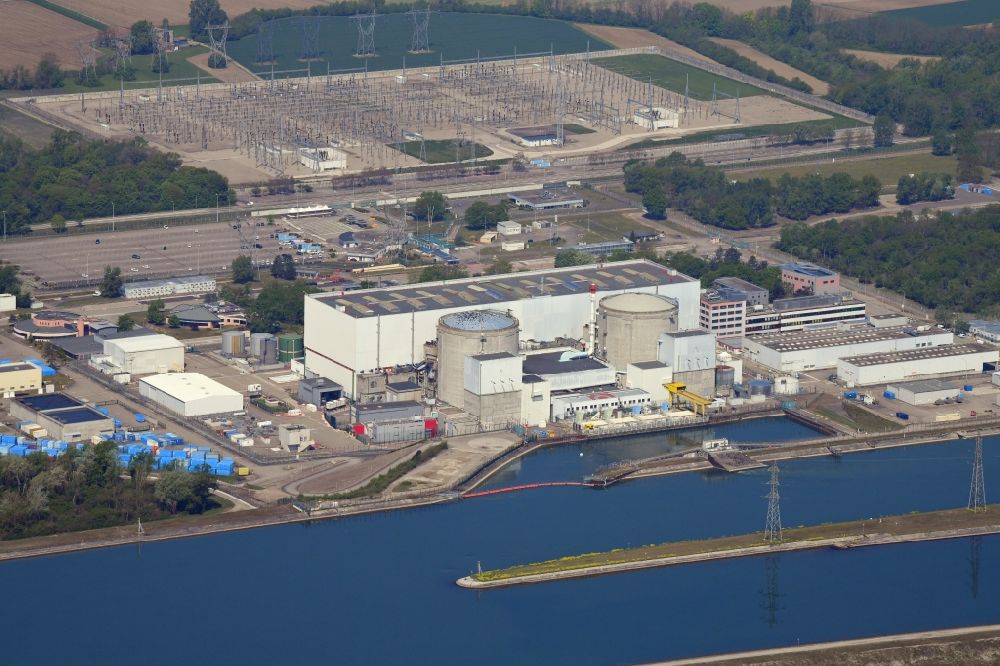 Fessenheim from the bird's eye view: The nuclear power plant in Fessenheim in France on the Upper Rhine on the shore of the Grand Canal d'Alsace is the oldest nuclear power plant in France