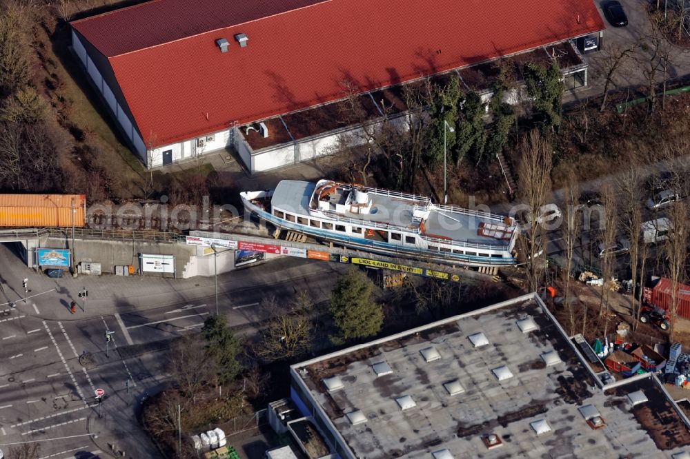 Aerial photograph München - The sampled excursion steamers MS Utting on the laid-down railway bridge above the Lagerhausstrasse in Munich Sendling in the state of Bavaria is to be used as a cafe and cultural facility for the art project Bahnwaerter Thiel from summer 2017 onwards