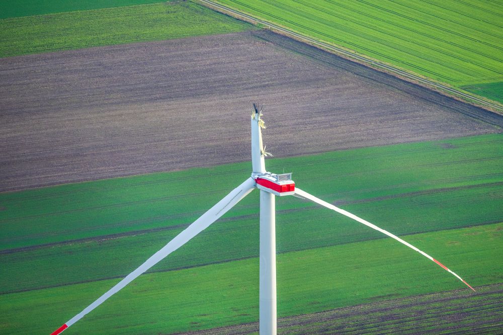 Aerial image Alfstedt - Damaged WEA wind turbine with a torn off rotor blade in Alfstedt in the state Lower Saxony, Germany