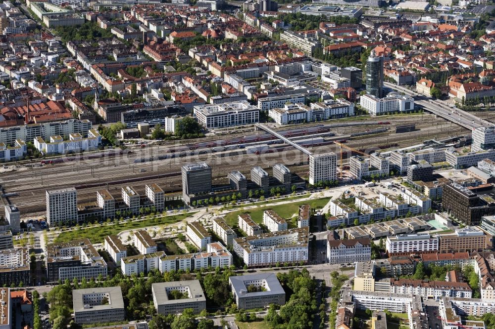 Aerial photograph München - District view with streets, houses, tracks and Arnulfpark in the district Maxvorstadt in Munich in the state Bavaria, Germany