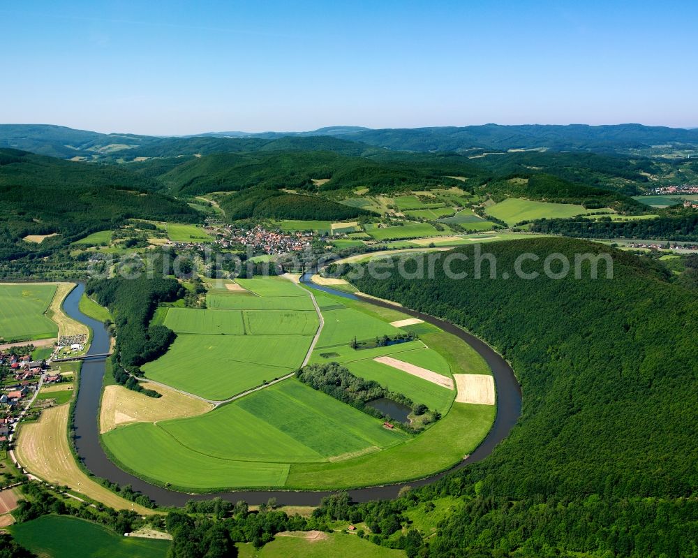 Aerial image Lindewerra - The river Werra in the borough of Lindewerra in the state of Thuringia. The river runs in a horseshoebend through the landscape. Lindewerra is located on the Eastern shore of the river, the small town of Oberfrieden lies in the South