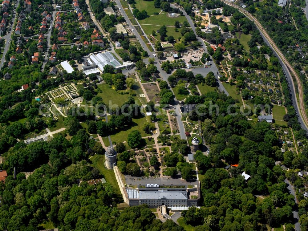 Aerial photograph Erfurt - The leisure and fun park egapark on the Cyriak mountain in Erfurt in the state of Thuringia. The egapark is a large garden and leisure park in the southwest of the city. Opened as a public garden in 1885, it was the site of horticultural shows starting in 1950 and of the International horticultural fair starting in 1961. There are several exhibition halls, green houses and quiet zones. It is one of the large tourist attractions of the city. Erfurt is the state capital of Thuringia