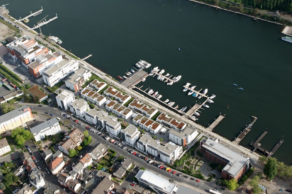 Wiesbaden Schierstein from above - Residential area with modern apartment buildings on Schiersteiner port. The harbor is a recreational area and is considered a water sports center. Located on the Rhine harbor lies in Schierstein district in Wiesbaden in Hesse