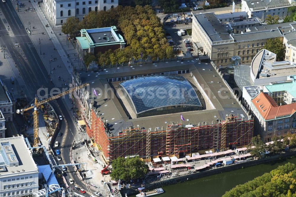 Aerial image Berlin - View of the museum Zeughaus in Berlin