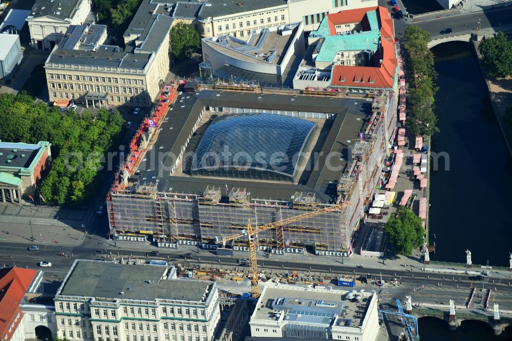 Aerial photograph Berlin - View of the museum Zeughaus in Berlin