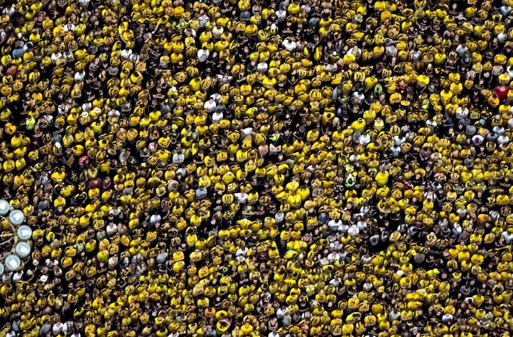 Dortmund from above - BVB Borussia Football Fans at the Friedensplatz for public viewing in Dortmund in the state North Rhine-Westphalia, Germany