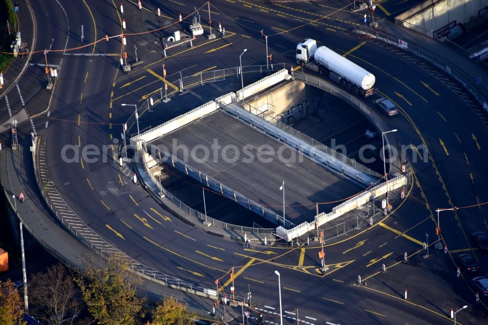 Aerial photograph Bonn - The Junction Junction connects the A 565 with the B 56 in Bonn in the state of North Rhine-Westphalia, Germany. Colloquially, it is the Endenicher Ei